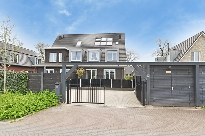 Photo of property Arie Kempkesweg 100, Waddinxveen