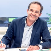 Foto van Arjan van Dam RM RT, NVM Register Makelaar & Taxateur bij Reinerie Garantiemakelaars Houten