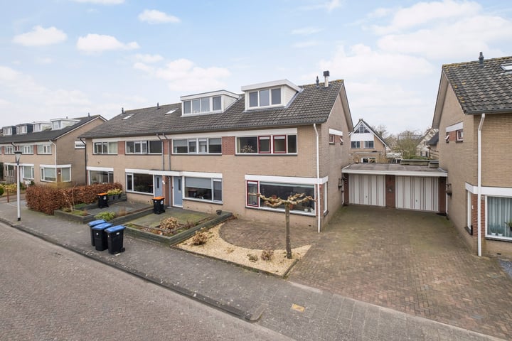 Photo of property Arnoldusgulden 48, Dronten
