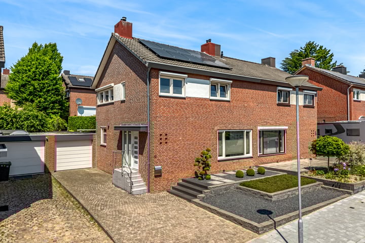 Arthur van Schendelstraat 10 in Landgraaf foto