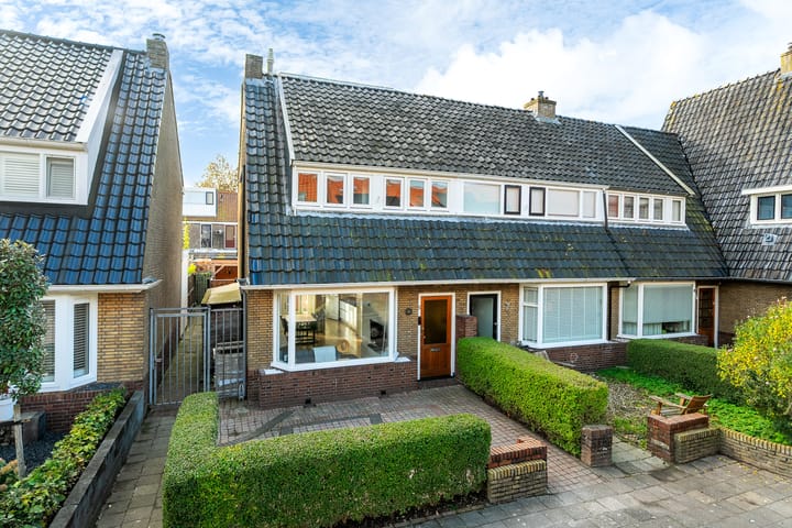 Arumerstraat 5 in Leeuwarden photo