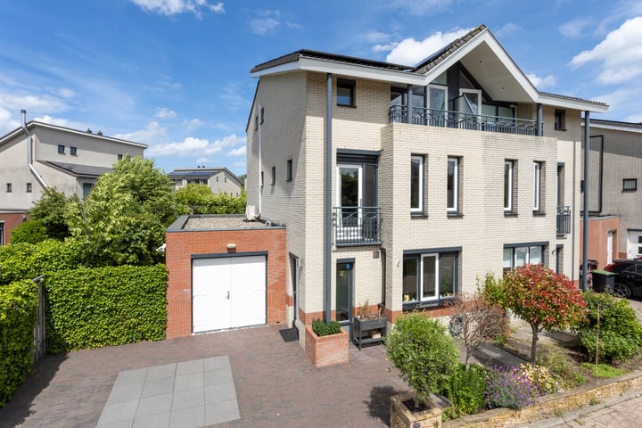 Photo of property Astersingel 120, Berkel en Rodenrijs