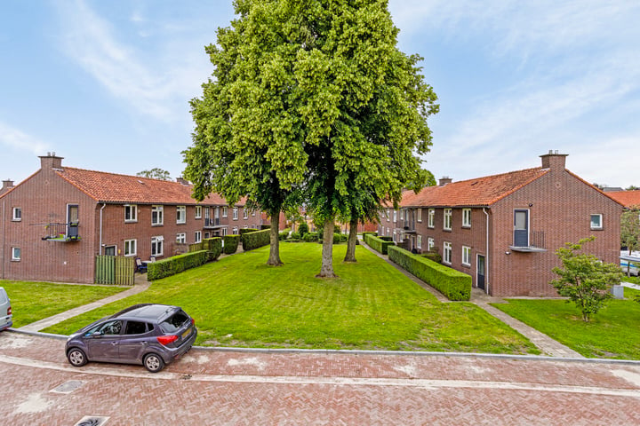 Asterstraat 1 in Hengelo