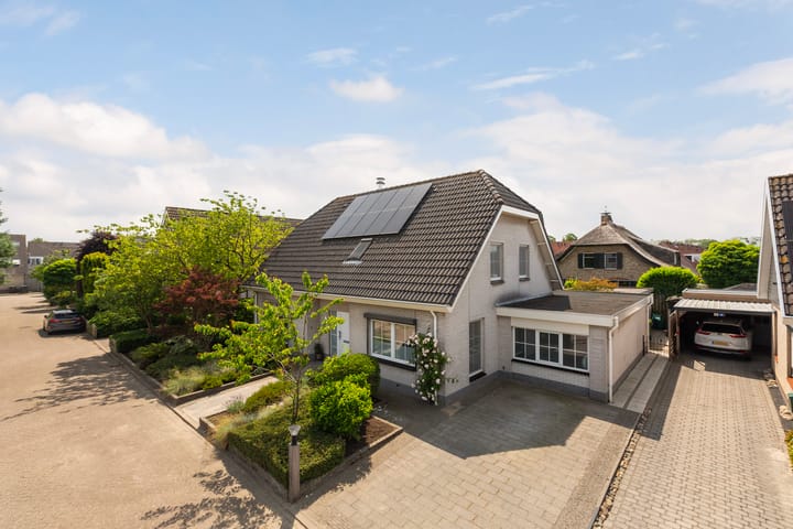 Asterstraat 20 in Klaaswaal