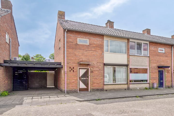 Asterstraat 25 in Made