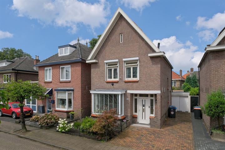 Asterstraat 3 in Almelo