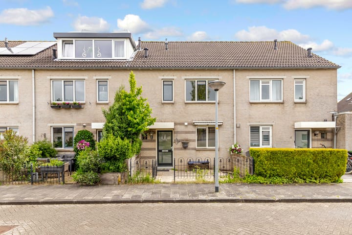 Asterstraat 6 in Almere Foto
