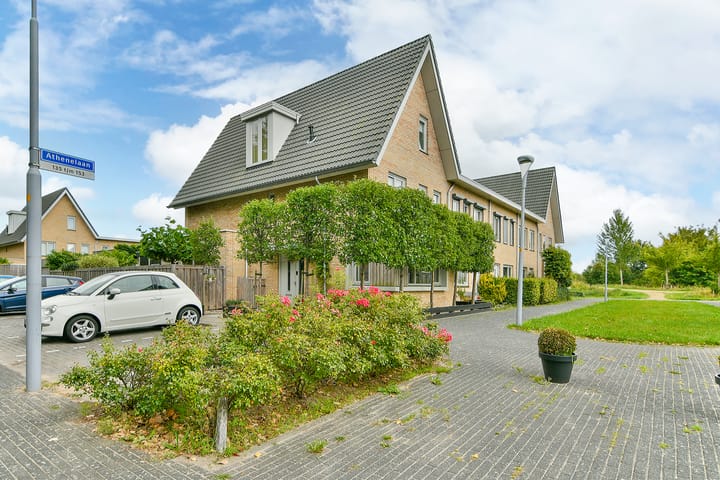 Athenelaan 145 in Nieuw-Vennep
