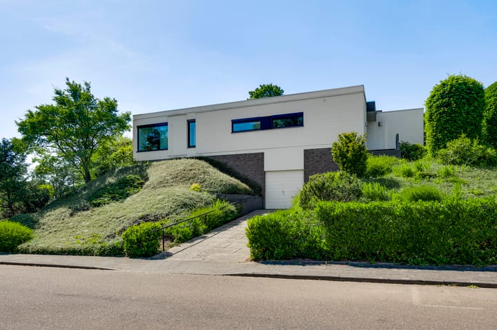 Photo of property Athoslaan 108, Maastricht