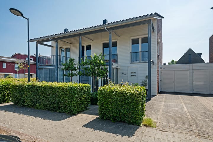 Atletiekstraat 23 in Hoofddorp