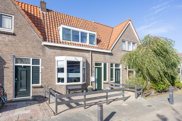 Auke Stellingwerfstraat 14a in Leeuwarden foto
