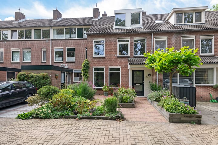Avenbeeck 6 in Hillegom