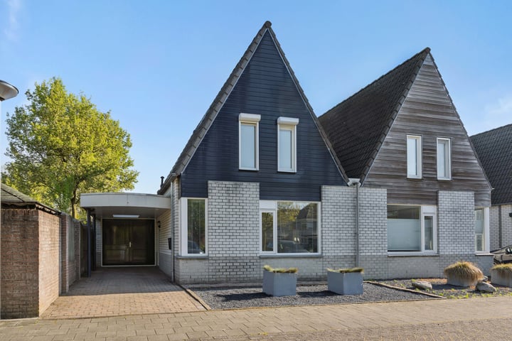 Photo of property Avondrood 12, Deurne