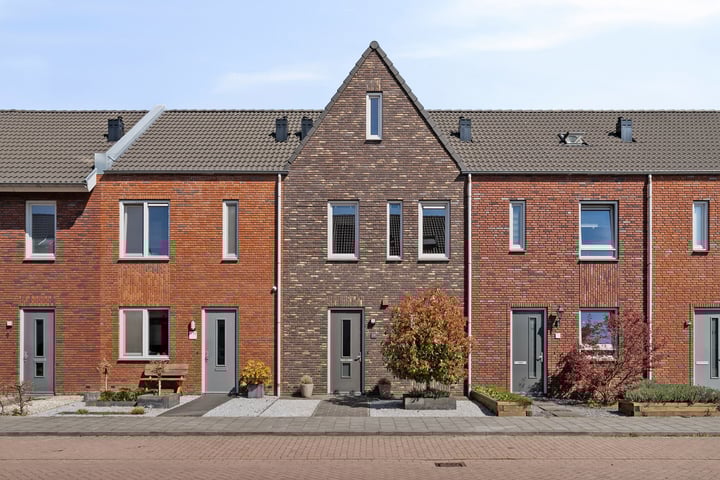 Photo of property Avondrood 13, Someren