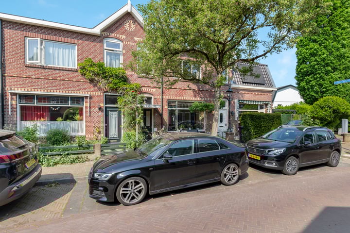 Azaleastraat 14 in Hilversum