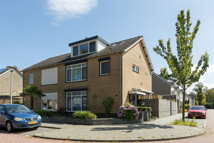 Azaleastraat 19 in Steenbergen