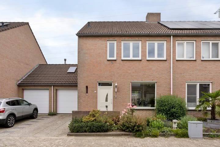 Photo of property Azaleastraat 29, Venlo
