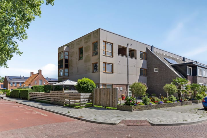 Photo of property Azaleastraat 5, Sappemeer