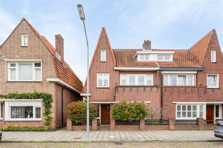 Azelmastraat 13 in Zevenbergen