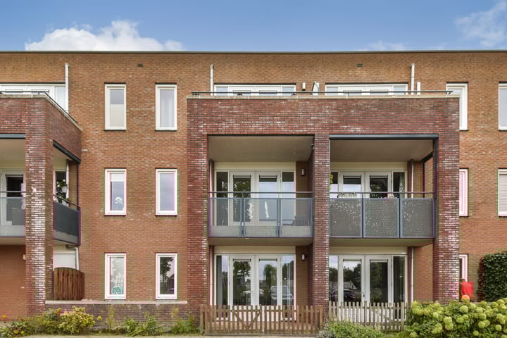 B.G.J. Berntzenstraat 13 in Sassenheim