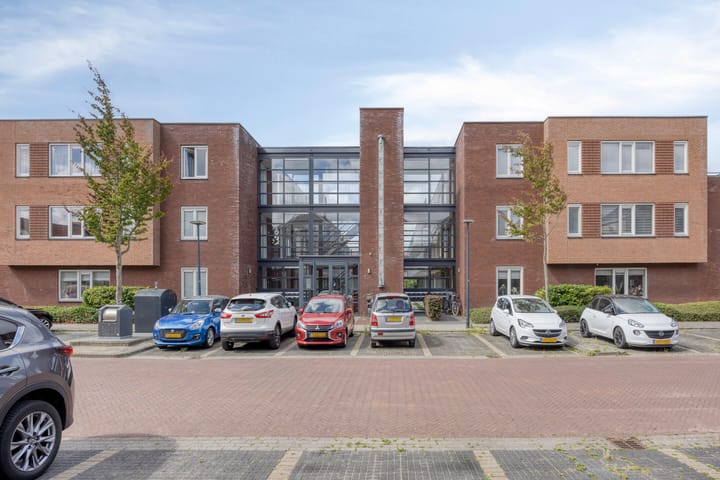 B.G.J. Berntzenstraat 45 in Sassenheim