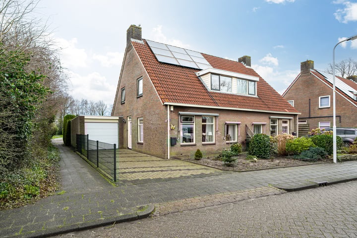 Photo of property B.R. Veltmanwei 12, Eastermar