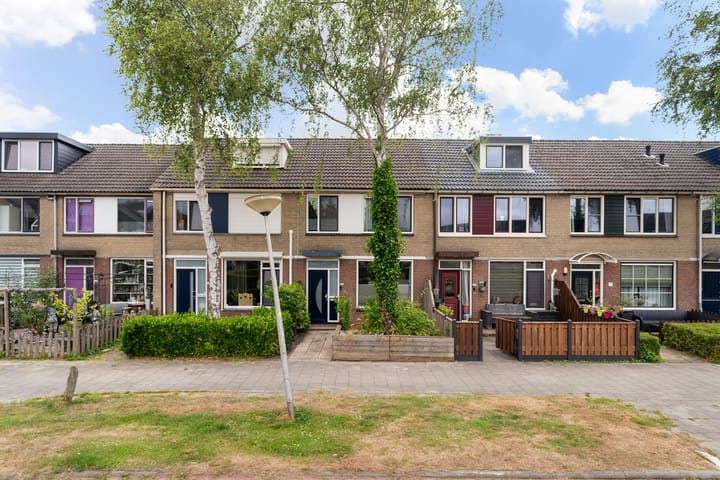 Baarsveen 449 in Spijkenisse