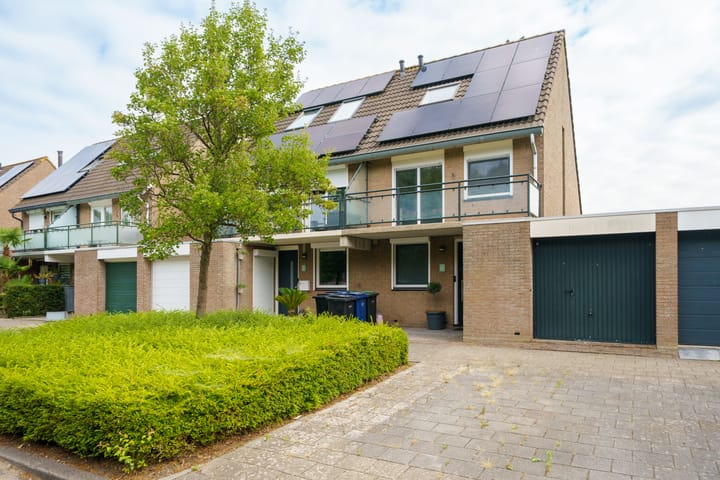 Baarsweg 17 in Almere foto