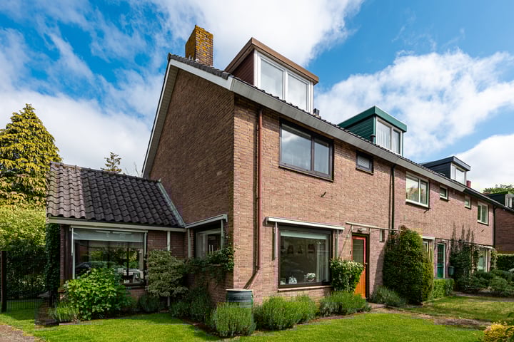 Bachlaan 18 in Baarn foto