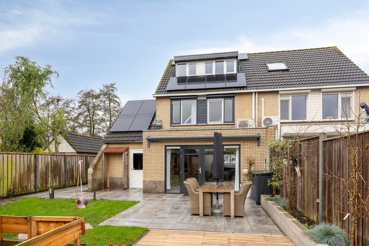 Photo of property Bachlaan 20, Veenendaal