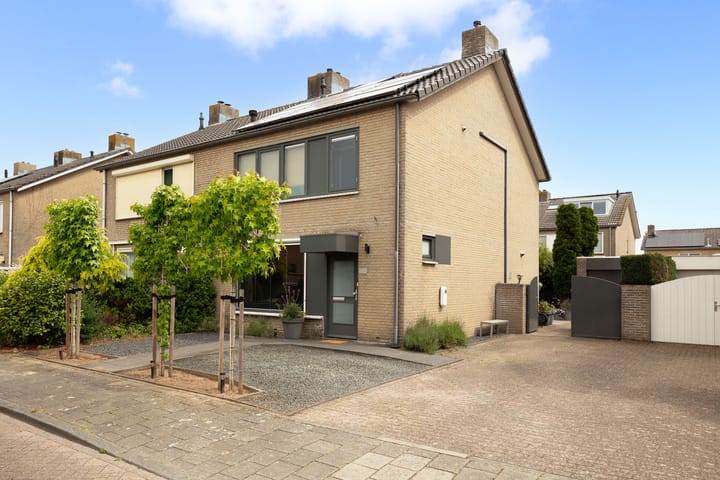 Bachlaan 22 in Vlijmen