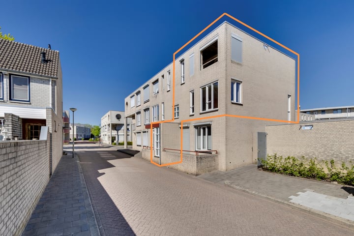 Photo of property Bachlaan 35, Landgraaf