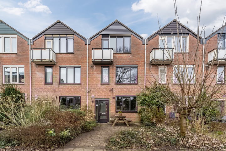 Photo of property Bachplaats 23, Bergschenhoek