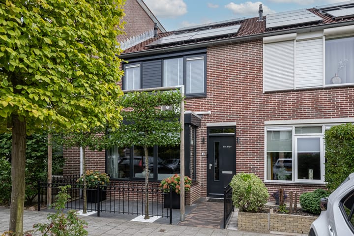 Photo of property Bachplantsoen 3, Dirksland