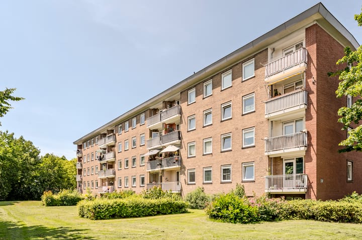 Photo of property Bachstraat 36, Heemskerk