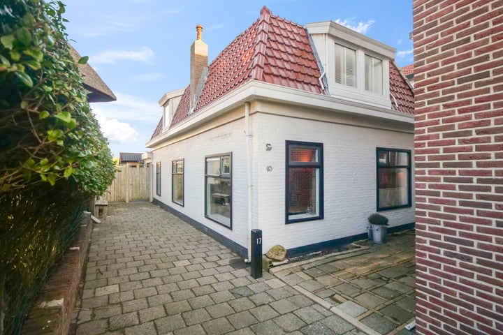 Badhuisstraat 17 in Huisduinen