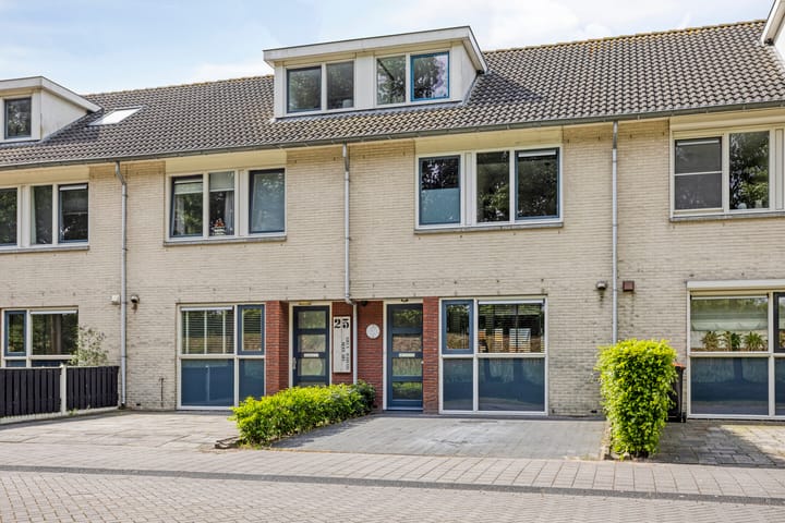 Baksteen 27 in Dronten foto