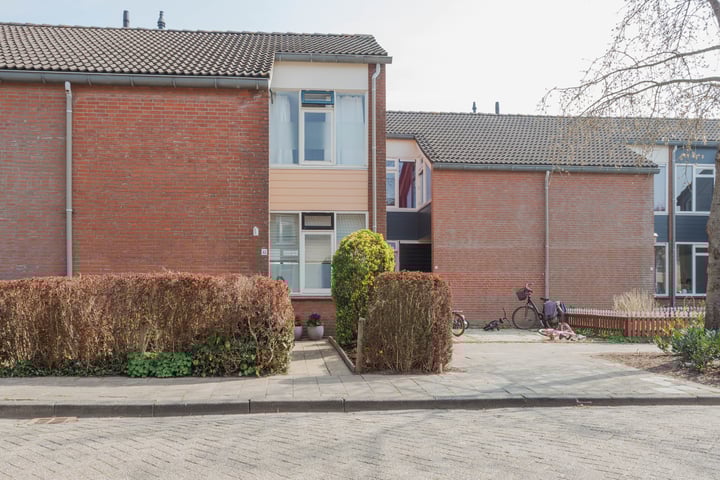 Photo of property Baksweer 43, Raamsdonksveer