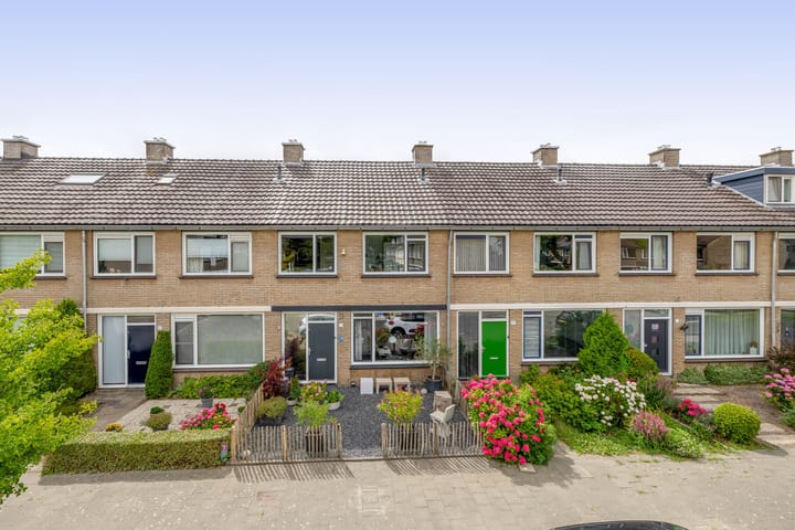 Photo of property Balsemkruid 15, Rotterdam