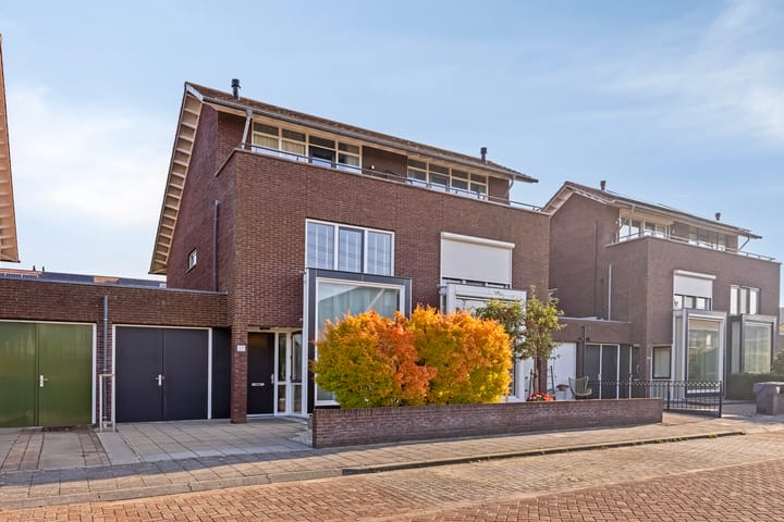Barbarakruid 27 in Puttershoek