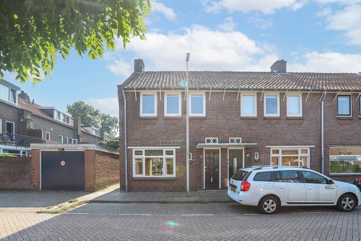 Barkasstraat 2 in Utrecht foto