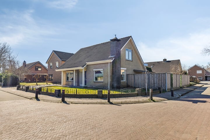Photo of property Barnar 96, Emmen