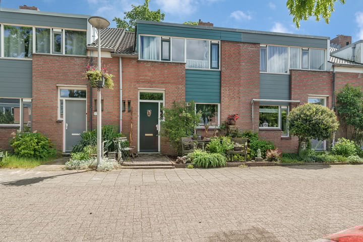 Barneveldsebeek 8 in Zwolle