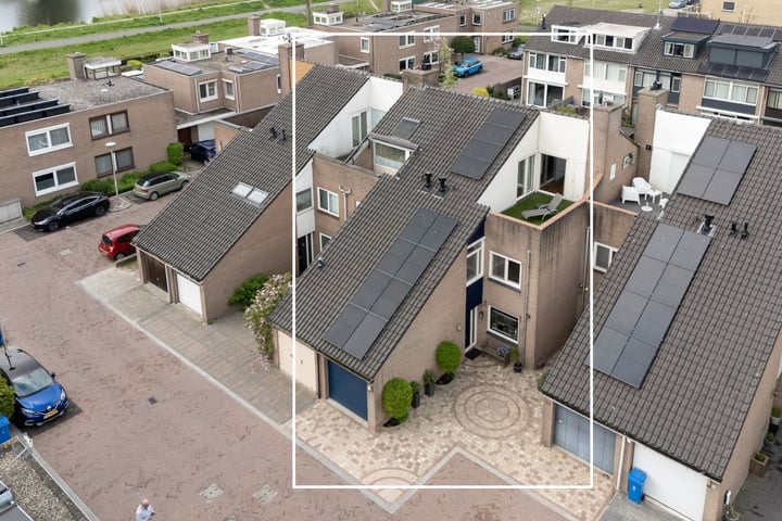 Barnsteenstraat 82 in Alphen aan den Rijn