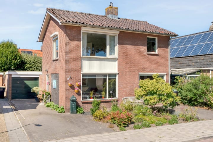Photo of property Baron Bentinckstraat 33, Ommen