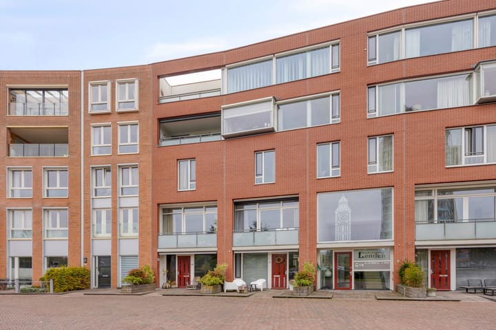 Baron Sloetkade 269 in Apeldoorn