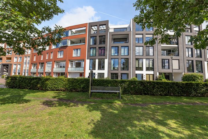 Baron Sloetkade 295 in Apeldoorn