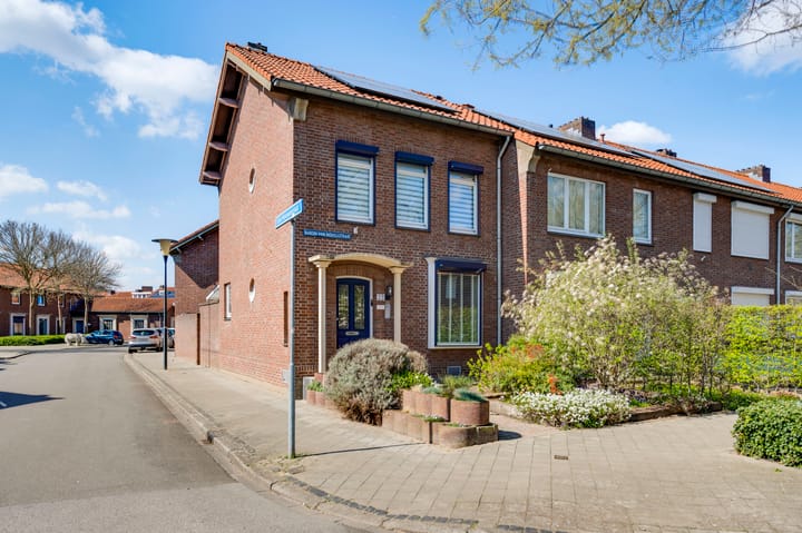 Photo of property Baron van Hövellstraat 22, Maastricht