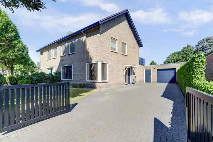 Baronielaan 13 in Alphen