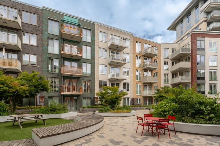 Photo of property Bart van der Leckhof 24, Diemen